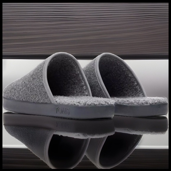 TOMS Harbor Slip-Ons Smoke Grey Fur Fleece Shearling Style Indoor Outdoor Shoes main image 5